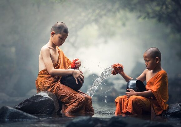 Uttar Pradesh’s Spiritual Leadership Are They Guiding or Misleading-Wisekhabar Uttar Pradesh’s Spiritual Leadership Are They Guiding or Misleading