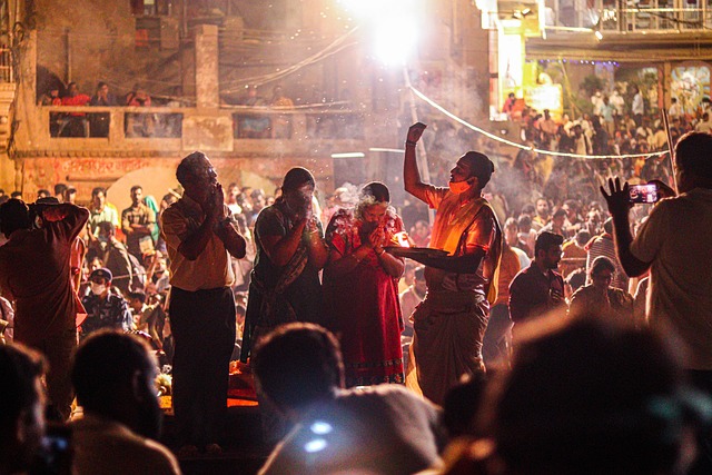 The Controversial Impact of Tourism on Varanasi’s Local Communities-Wisekhabra The Controversial Impact of Tourism on Varanasi’s Local Communities