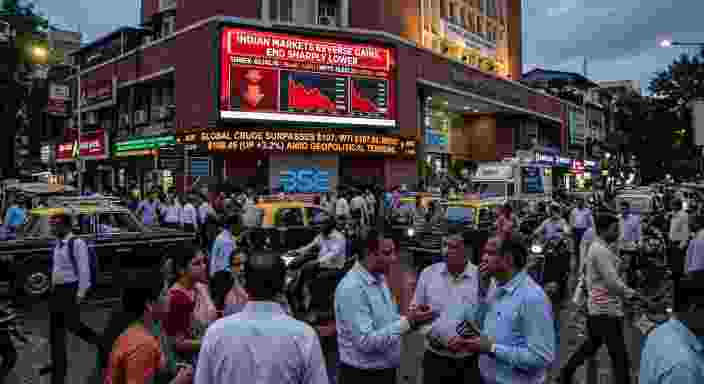 Indian Markets Reverse Early Gains to End Sharply Lower; Global Crude Surpasses $107 Amid Geopolitical Tensions-Wisekhabar Indian Markets Reverse Early Gains to End Sharply Lower; Global Crude Surpasses $107 Amid Geopolitical Tensions